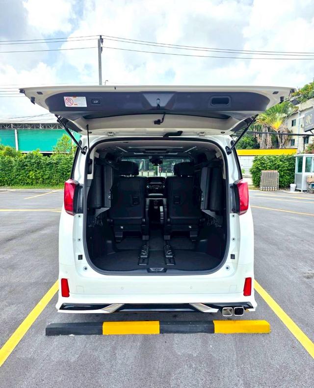 Toyota ALPHARD 2.5SC PACKAGE สีขาว ปี 2024 ไมล์ 60,000 กม. 6