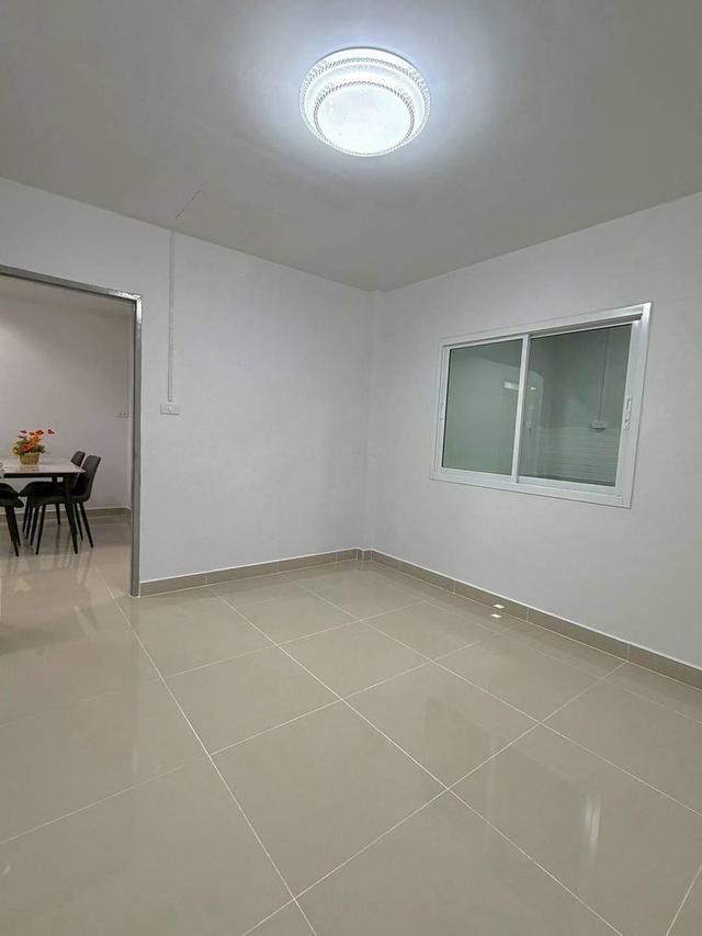 หมู่บ้านบัวทอง4 ถนนบ้านกล้วย-ไทรน้อย 12