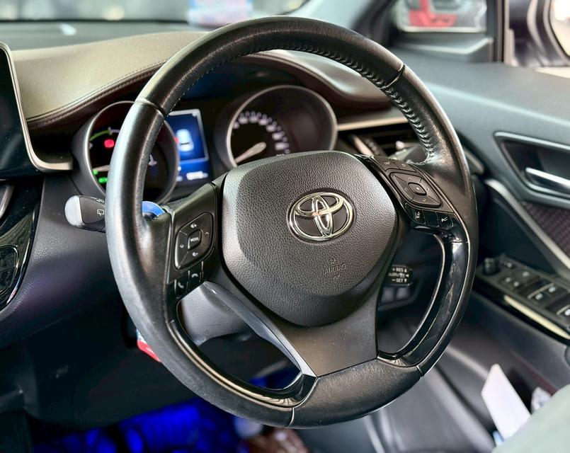 ปี 2018 TOYOTA CHR, 1.8 HV Hi โฉม ปี17-ปัจจุบันสีเทา เครื่องเบนซิน/ไฮบริด ตัวท็อปสุด รูปที่ 4