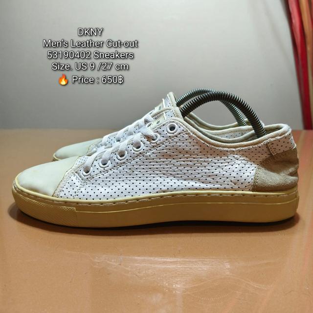 DKNYMen’s Leather Cut-out 53190402 SneakersSize. US 9 /27 cm🔥 Price : 650฿