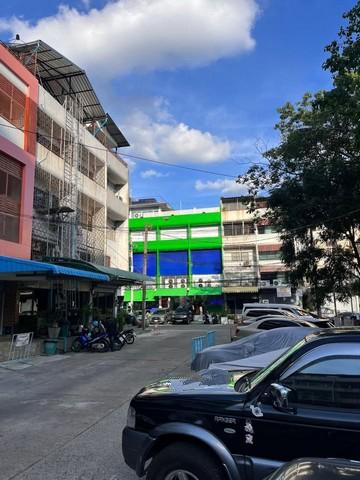ให้เช่าอาคาร3คูหาทะลุกันทุกชั้น มีชั้นลอย ซอยรามคำแหง 26ใกล้เดอะมอลลบางกะปิ เหมาะสำหรับทำ ที่เก็บสต็อกสินค้า ร้านค้า ร้า 7