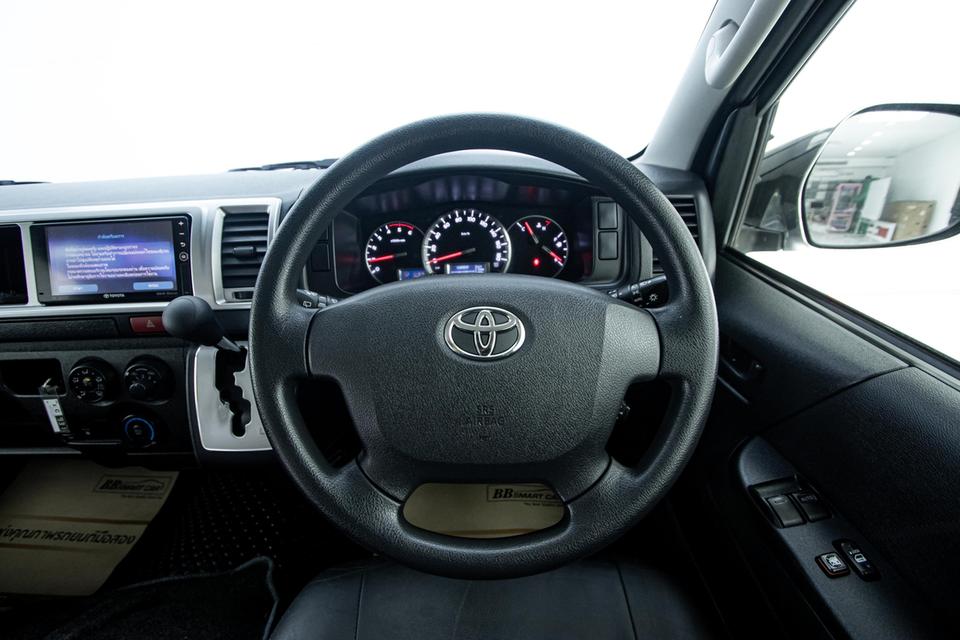 TOYOTA VENTURY 3.0 V 2016  11