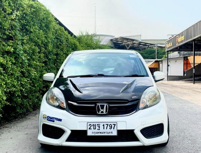 Honda Brio ปี 2012 สีขาว 2