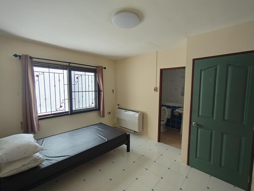 บ้านทาวน์เฮ้าส์ 21 ตารางวา 3 ห้องนอน 4 ห้องน้ำ ซอยสถานทูตลาว 8