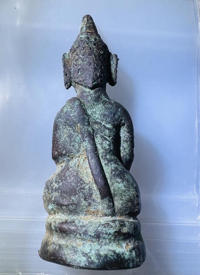 พระบูชาขนาดเล็กเป็นพระกรุเชียงรุ้งเนื้อสัมฤทธิ์ รูปที่ 2