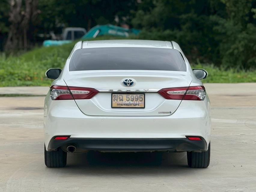 Toyota Camry 2.5 HV Hybrid Premium ปี 2019 สีขาว