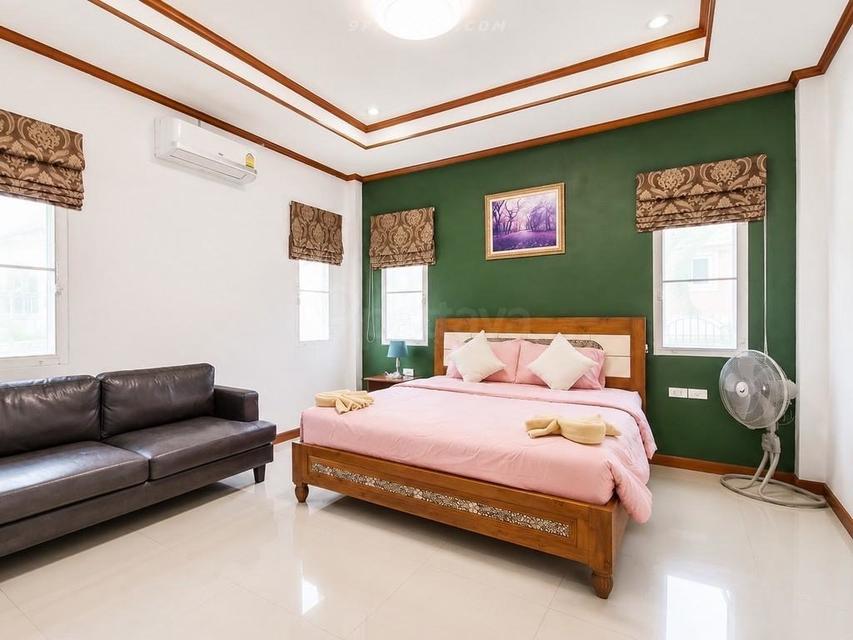 Large private pool villa located inside a residential project near Chak Ngaew Chinese Market, next to Phoenix Golf Course. spacious area รูปที่ 8