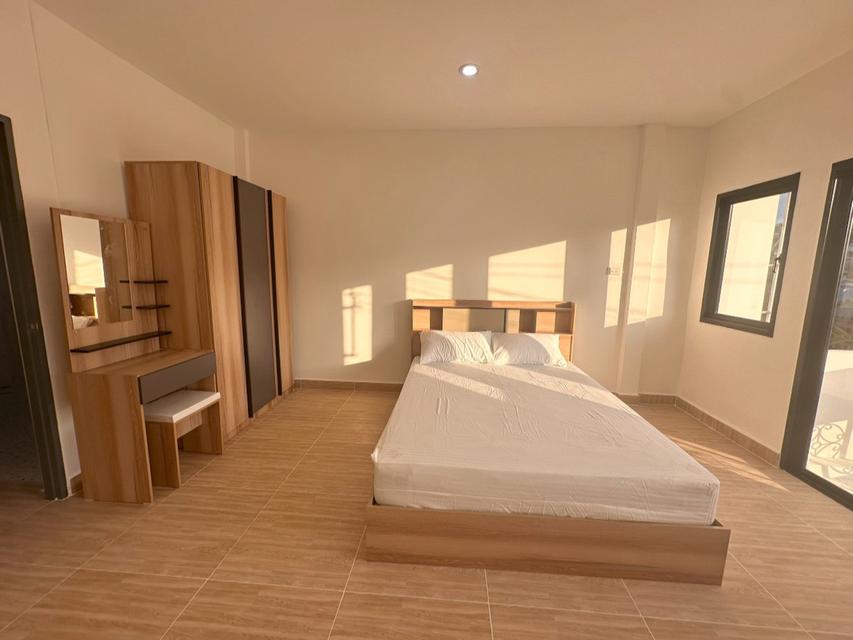 วนารมย์ ถ.ฉลองกรุง 24 15