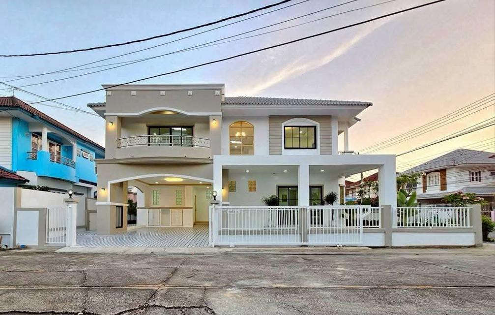 บ้านมือสองรีโนเวท 6 ห้องนอน บางบัวทอง 1