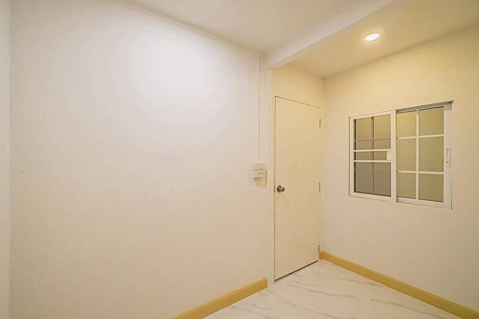 หมู่บ้านลุมพินี บางบัวทอง 6