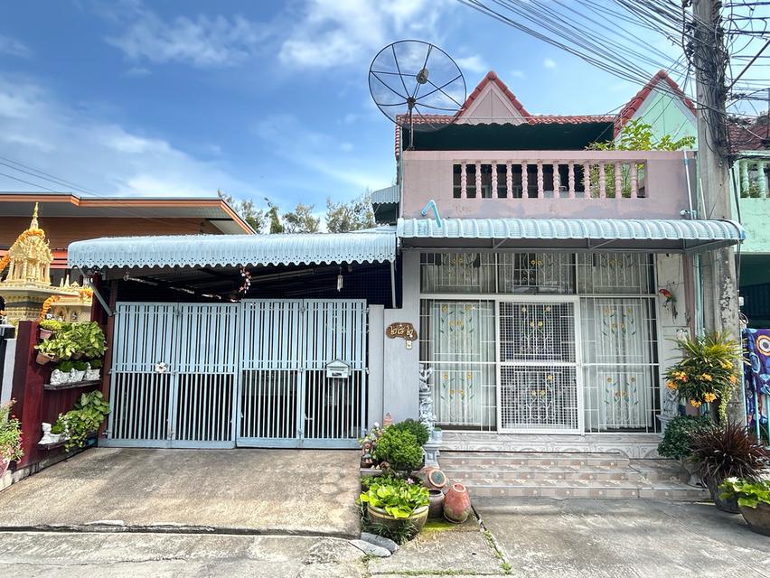 ขายทาวน์เฮาส์พร้อมที่ดิน หมู่บ้านบดิพัฒน์ 2 แพรกษา ขนาด 42.3 ตร.ว. ใกล้รถไฟฟ้า BTS มีพื้นที่ใช้สอย ใกล้นิคม ใกล้โรงเรียน