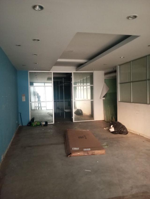 เช่าออฟฟิศ/สตูดิโอ ชั้น 2-4 195 ตร.ม. RCA สามารถรีโนทเวท และ จด บริษัทได้ เหมาะกับ ออฟฟิศ / สำนักงาน โชว์รูมสินค้า / สตูดิโอถ่ายภาพ 5