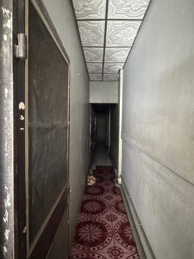 ทาวน์เฮ้าส์ 2 ชั้น ทำเลทอง ใจกลางตลาดสี่มุมเมือง เหมาะสำหรับนักลงทุน ปล่อยเช่าต่อได้ทันที มีรายได้สม่ำเสมอ 4