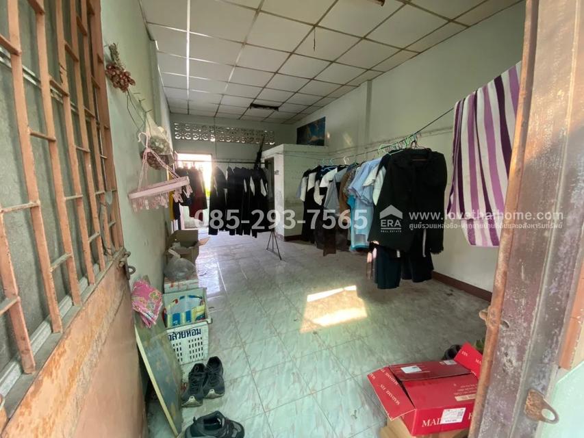 ขายบ้านตึก 2 ชั้น ซอยคลองหลวง 5 ถนนพหลโยธิน พื้นที่ 72 ตารางวา เป็นตึกห้องเช่า 18 ห้อง ทำเลรังสิต ใกล้ห้างฟิวเจอร์พาร์ค รังสิต เหมาะแก่การลงทุน 11