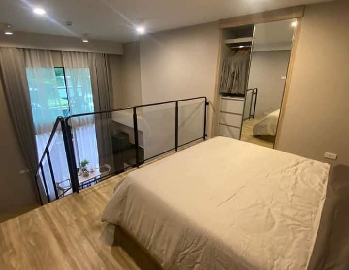 ห้องแบบ Duplex ให้เช่า Blossom Condo Sathorn Charoenrat 5