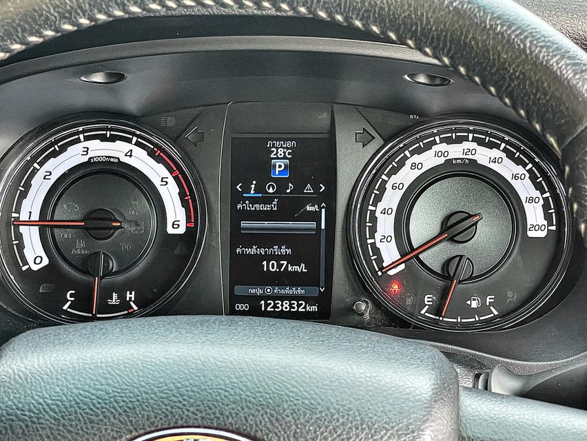 ขาย Toyota Revo 2.4Prerunner ปี19 7