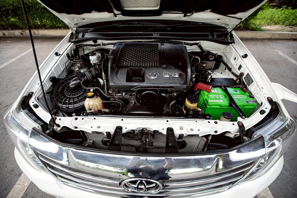 TOYOTA FORTUNER 3.0V ภายในดำ สีขาว ปี 2012 เกียร์ออโต้  11