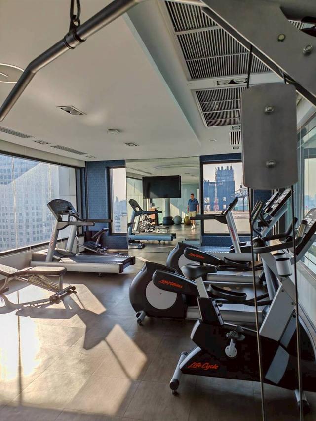 Sale /rent  Edge Sukhumvit 23  1 bedroom  25th floor  42 sqms. Fully furnished  Sale 9.9 million  baht Rent​ 33,000​ Baht​(1,100  USD) Tel​: 085-1210 2