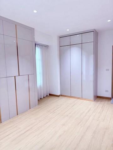 ให้เช่าโฮมออฟฟิศ อาคาร สำนักงาน 4 ชั้น บี สแควร์ พระราม9 B Square เหม่งจ๋าย เลียบด่วนเอกมัย รามอินทรา 4
