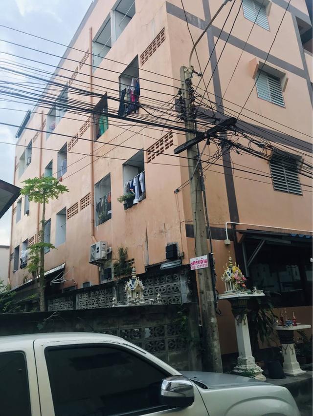 ด่วน ทำเลทอง เหมาะสำหรับนักลงทุน ขายอพาร์ตเมนต์ 4 ชั้น 48 ห้อง ทำเลBTSสายหยุด รายได้ 150,000 บาท  ขาย 18 ล้าน 12