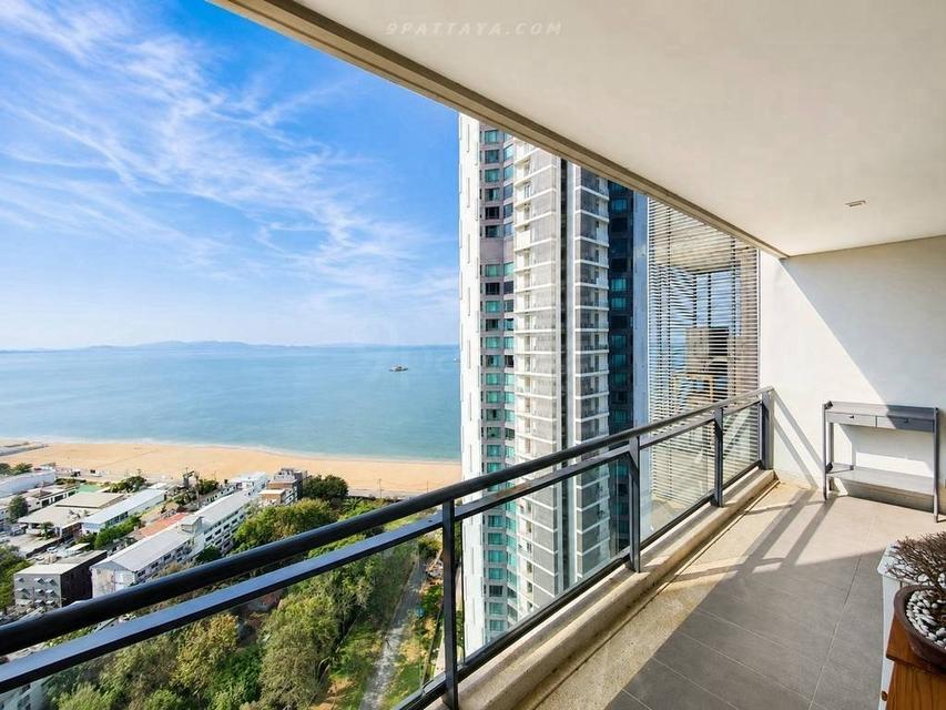 For Sale — 1-Bedroom Condo at Reflection Jomtien Beach Beachfront Condo Unit size: 61 sq.m Floor: 21• High-floor unit Beautiful view Fully furnished 1