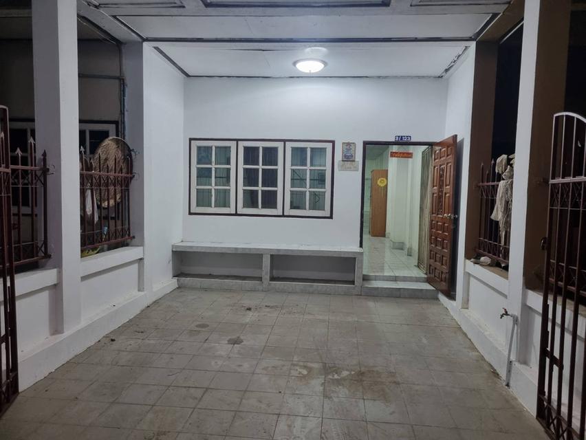 ให้เช่าทาวน์เฮ้าส์ 2 ชั้น ซ.บ้านแสงตะวัน ตำบลวัดไทร อ.เมืองนครสวรรค์ 6