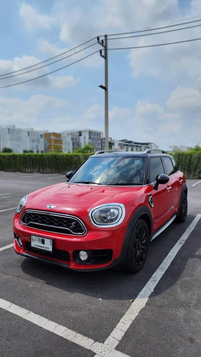 Mini Countryman สีแดง