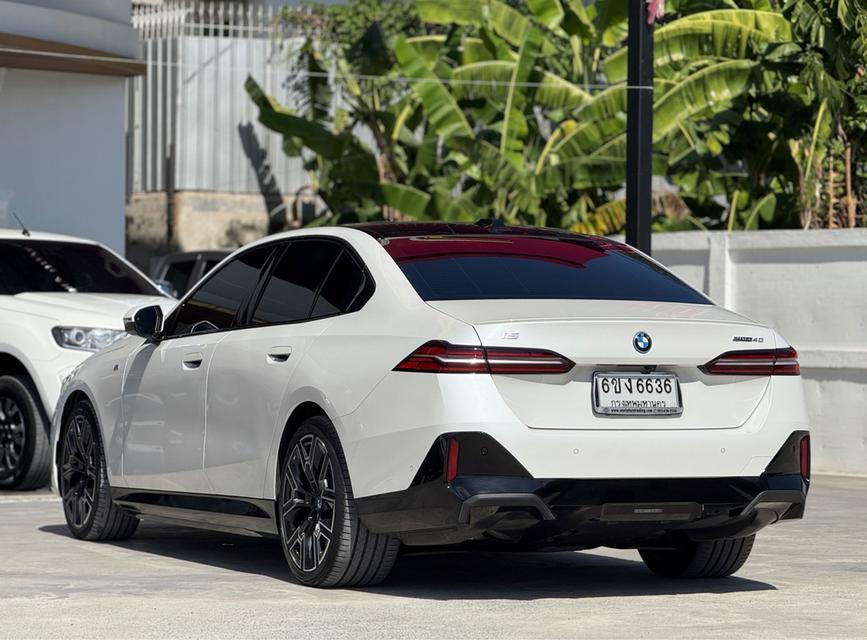 รหัสรถ WRT6636 📌2023 BMW i5 eDrive40 M SPORT โฉม G60 รูปที่ 4