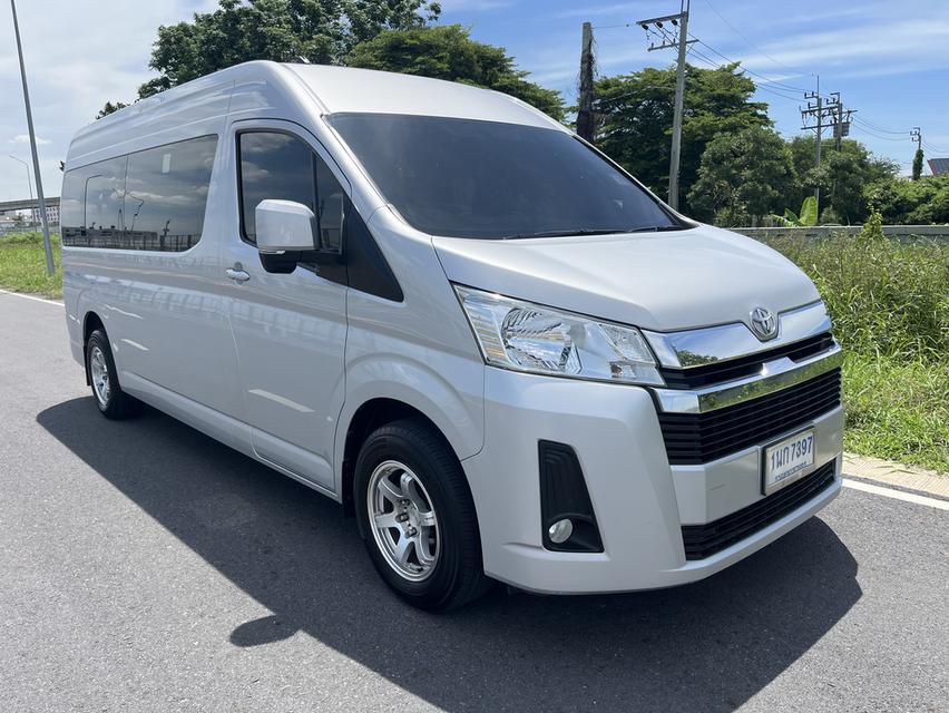 2020 Toyota commuter 2.8at