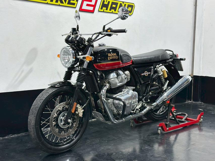 Royal Enfield INTERCEPTOR 650 BLACK 3