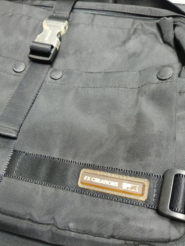 กระเป๋าสะพายข้าง FX CREATIONS สีดำ ผ้าไนลอน ทรง Messenger ใส่ iPad ได้ รูปที่ 9