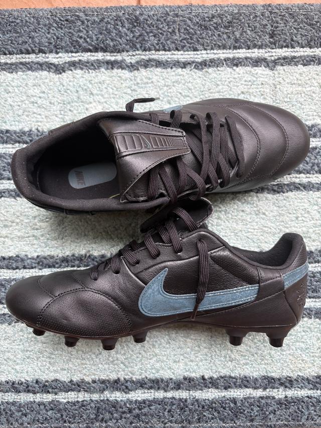 รองเท้าNikes premier