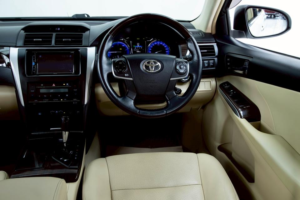 รหัสรถ 2A927 💥 รถเข้าใหม่! TOYOTA CAMRY 2.5 HV DVD ปี 2015 (HYBRID) 💥 11
