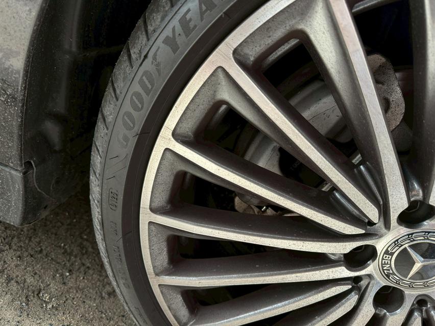 Mercedes Benz CLS220d AMG ปี 2023 ไมล์ 18,xxx km 6
