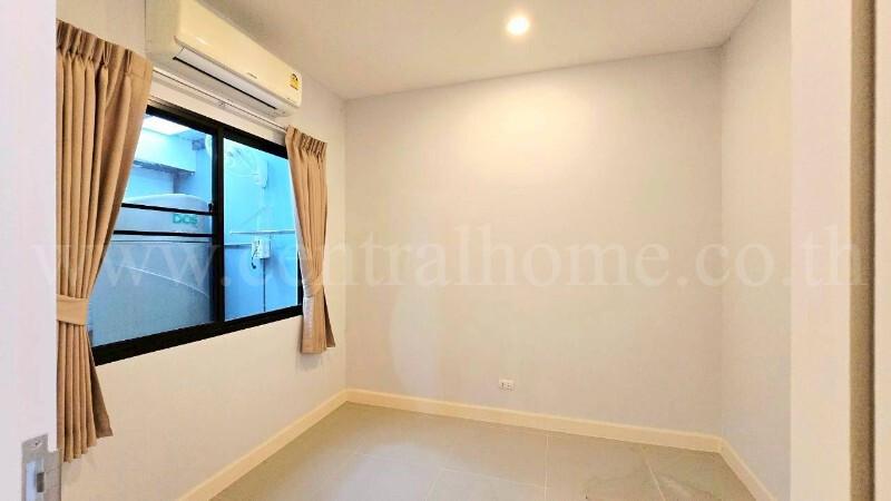 ทาวน์โฮม สิริ เพลส รังสิต เดินทางสะดวก ใกล้ทางด่วนบางพูน 13