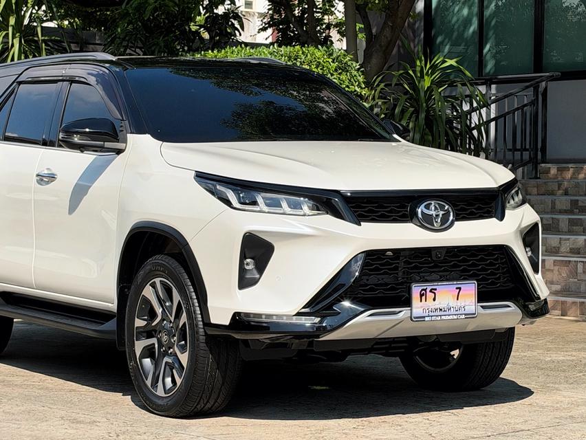 2023 TOYOTA FORTUNER LEGENDER 2.4 รถมือเดียวออกป้ายแดง รถวิ่งน้อย ประวัติศูนย์ครบ รถไม่เคยมีอุบัติเหตุครับ รูปที่ 9