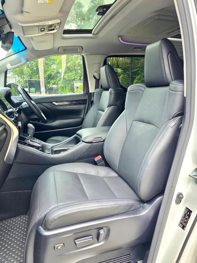 Toyota ALPHARD SRC E-Four สีขาว ปี 2019 ไมล์ 60,000 กม.  9