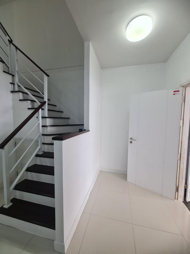 ‼️‼️ต้องกาขาย เดอะคอนเนค 22 รามอินทรา-มีนบุรี ✅️ขนาด21 ตร.ว.พื้นที่ใช้สอย 120 ตร.ม. ✅️3 ห้องนอน 2 ห้องน้ำ 2 ที่จอดรถ ✅️ติดถนนใหญ ใกล้ตลาดมีนบุรี ✅️ห้ 10