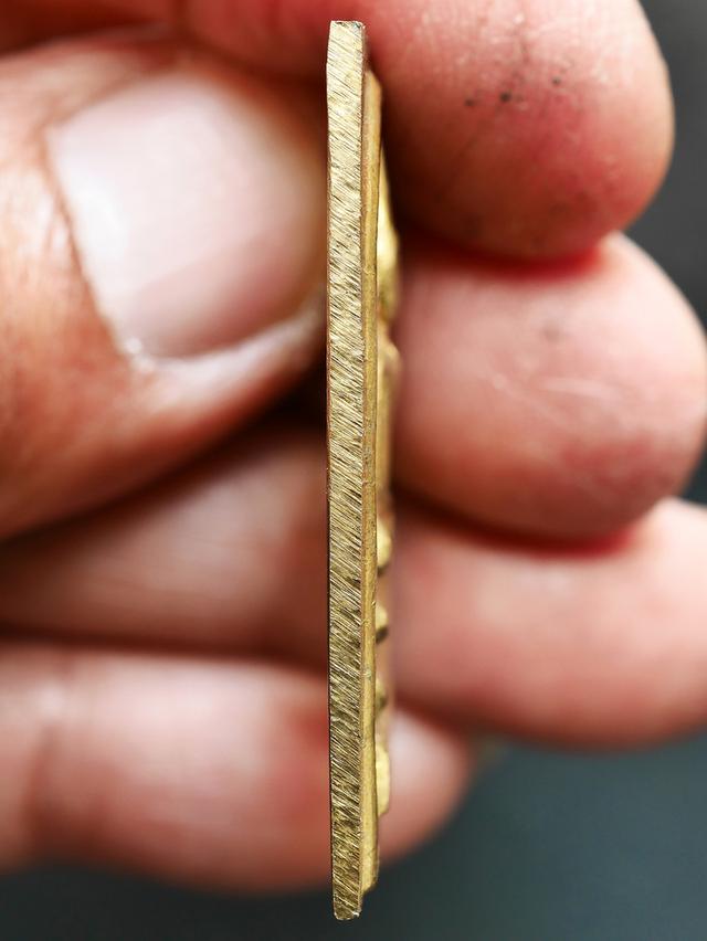 พระสมเด็จหลังเรียบ เนื้อทองระฆัง หลวงพ่อพรหม วัดช่องแค ปี 2516....เก่า เดิมๆ 10