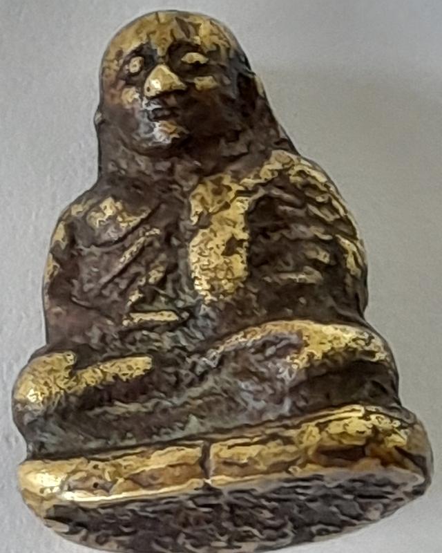 หลวงพ่อเงินพิมพ์ขี้ตา รูปย่อยที่ 4