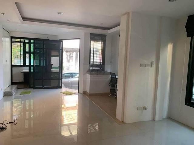 ให้เช่าบ้านเดี่ยว 2 ชั้น 4 ห้องนอน ซอยโชคชัย 4 ซอย 39 (เจ้าแม่กวนอิม) ใกล้ MRT โชคชัย 4 6