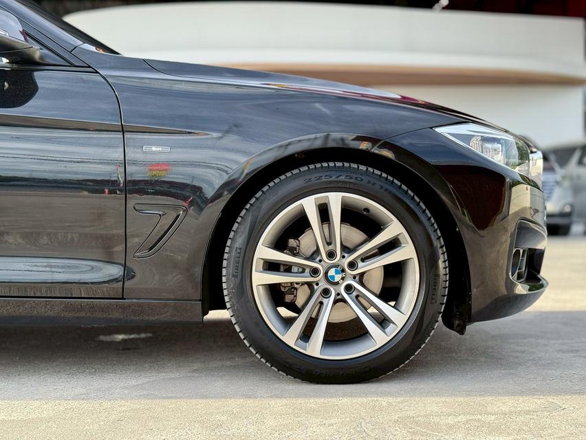 BMW 320d Sport ปี15 19