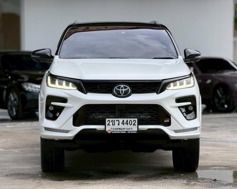 Toyota Fortuner 2.8GR Sport 4wd ปี22 รูปย่อยที่ 2