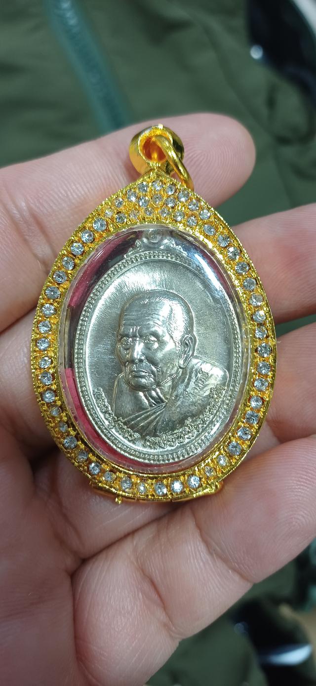 หลวงปู่ทวด สมเด็จพะโค๊ะ กรอบทอง ฝังเพชร วัดคีรีวง อ.ขนอม จ.นครศรีธรรมราชรายละเอียด	อัลปาก้า ต๊อกโค้ตเลข ๓๖๔ ประกันแท้ตลอดชีพ 3