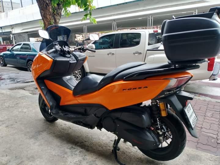 Honda pcx สีส้ม 4