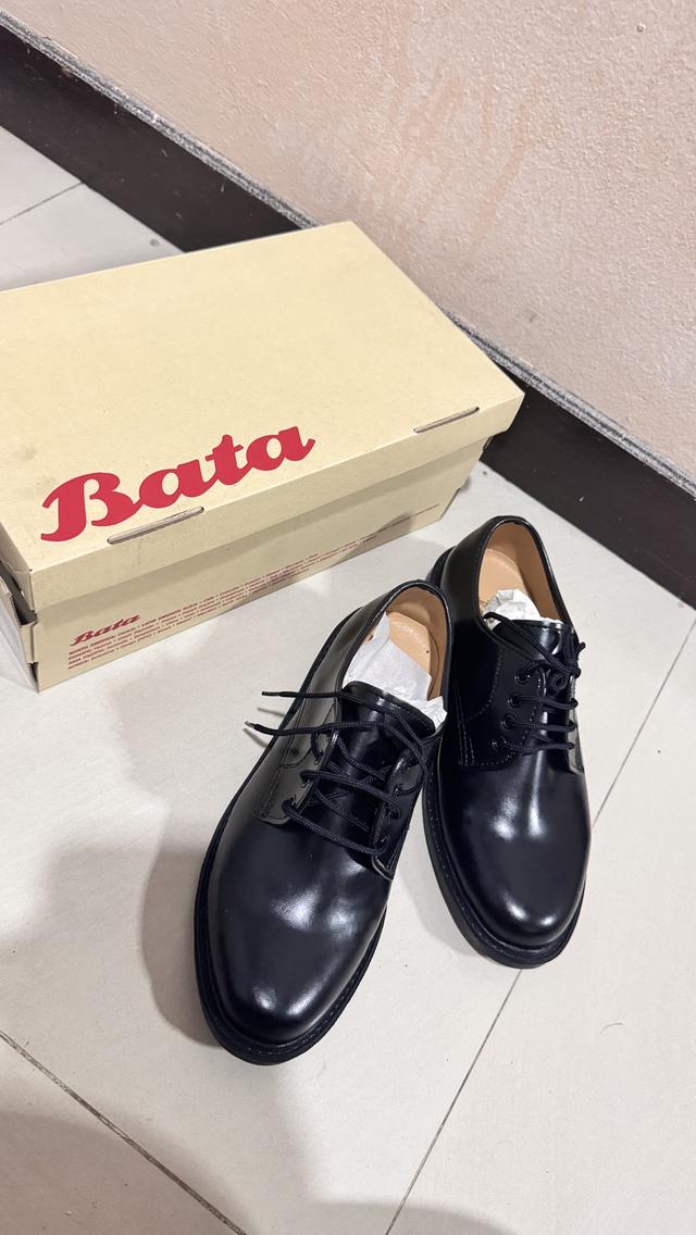 Bata (บาจา) รุ่น 821-6782 ซึ่งเป็นรองเท้าคัทชูผู้ชายทรง Derby แบบผูกเชือก ยอดนิยม