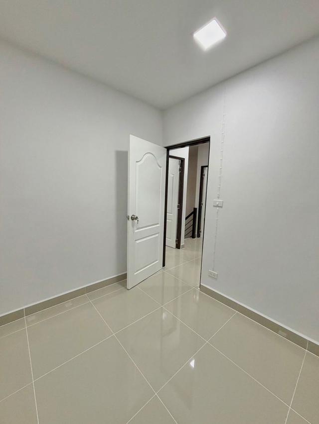 พฤกษา45 ถนนวัดลาดปลาดุกทาวน์เฮ้าส์ 2 ชั้น  หลังมุม ตกแต่งใหม่พร้อมอยู่  มีพื้นที่ข้างบ้าน พร้อมระเบียงด้านหน้า 15