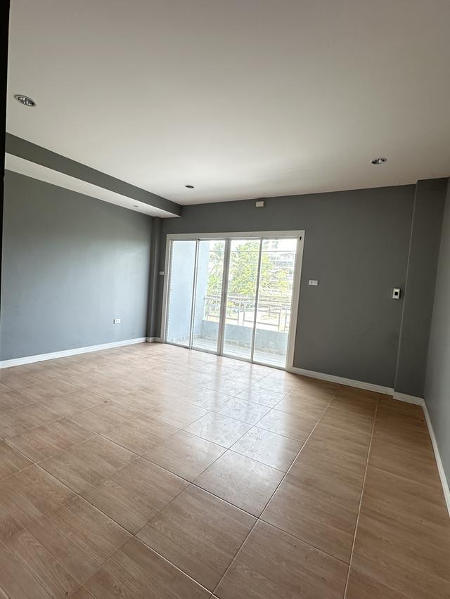 ขายอาคารพาณิชย์ 3 ชั้น 25 ตรว. ตำบล นาท่ามเหนือ อำเภอเมืองตรัง จังหวัดตรัง  ที่ตั้ง : ตำบล นาท่ามเหนือ อำเภอเมืองตรัง จังหวัดตรัง https://maps.app.goo 4