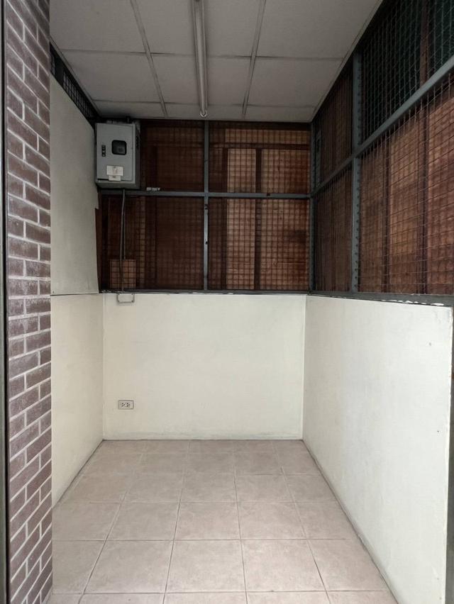 พื้นที่ว่างปล่อยให้เช่าขายของ 2