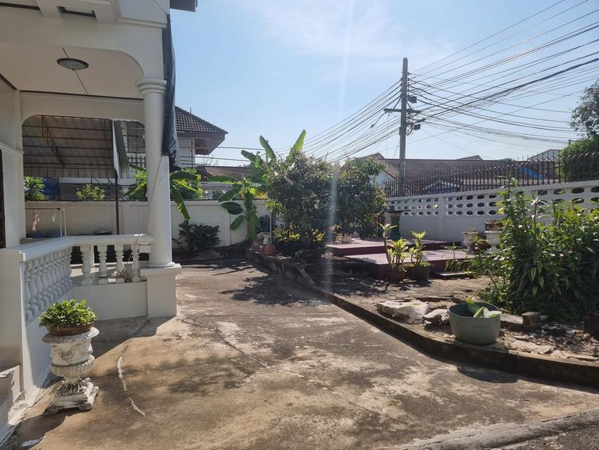 ขายบ้านเดี่ยว ถนนจักกะพาก ปากน้ำ สมุทรปราการ เนื้อที่ 122.8 ตารางวา 6 ห้องนอน 2 ห้องน้ำ จอดรถ 6 คัน ตรงข้ามโรงพยาบาลสมุทรปราการ 3